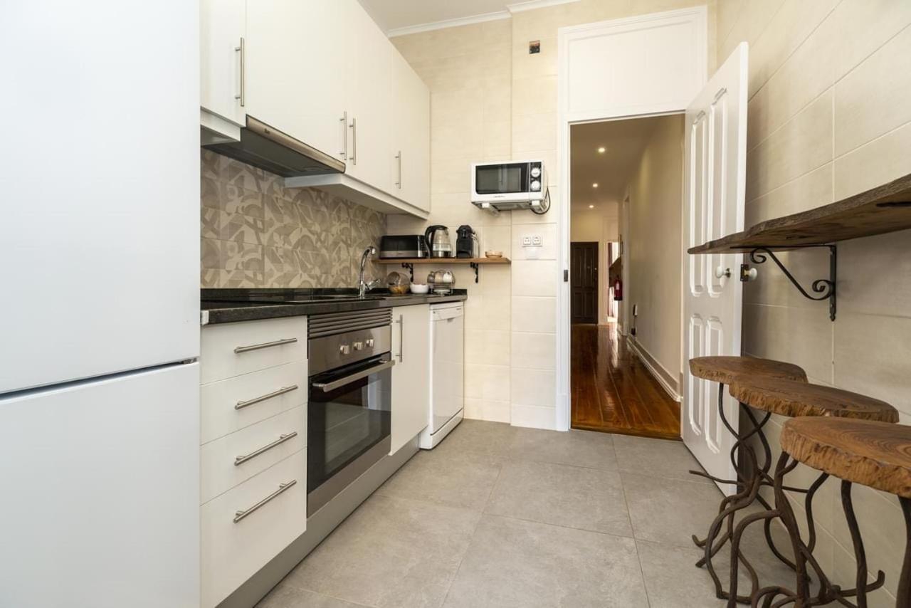 Retro M2 R4 - Lovely Double Room With Shared Bathroom Lisboa المظهر الخارجي الصورة