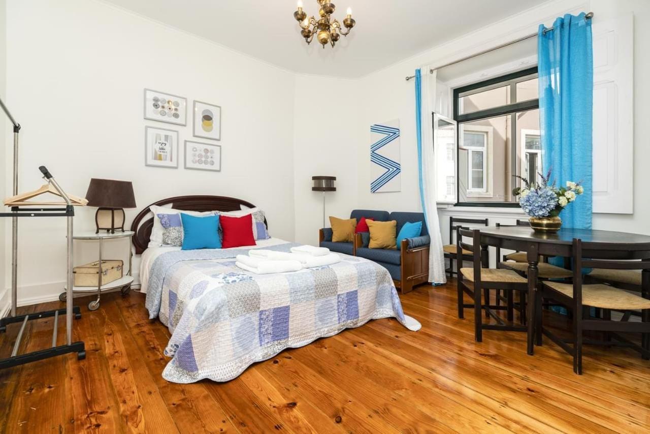 Retro M2 R4 - Lovely Double Room With Shared Bathroom Lisboa المظهر الخارجي الصورة