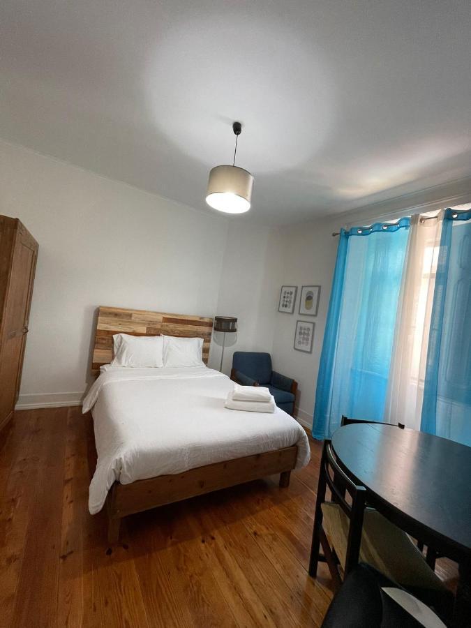 Retro M2 R4 - Lovely Double Room With Shared Bathroom Lisboa المظهر الخارجي الصورة
