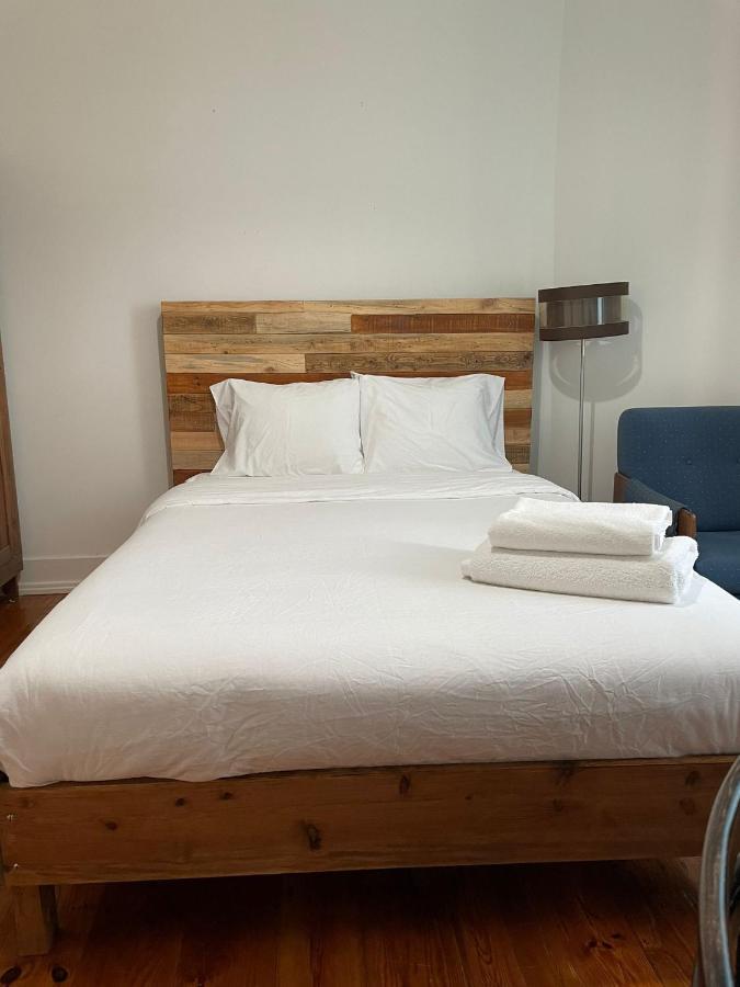 Retro M2 R4 - Lovely Double Room With Shared Bathroom Lisboa المظهر الخارجي الصورة
