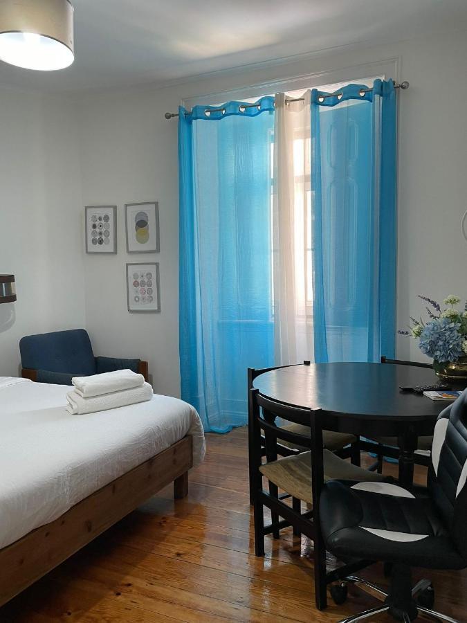 Retro M2 R4 - Lovely Double Room With Shared Bathroom Lisboa المظهر الخارجي الصورة